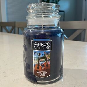 Yankee Candle Twilight Tunes 22 oz candle